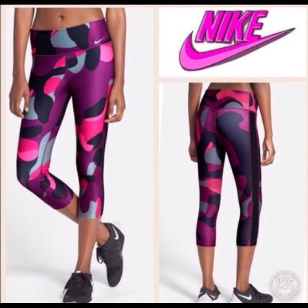 Nike Legendary Capris
